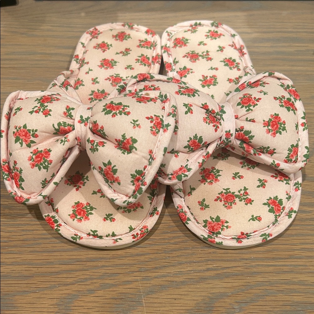 POL Bow Slippers 💖✨